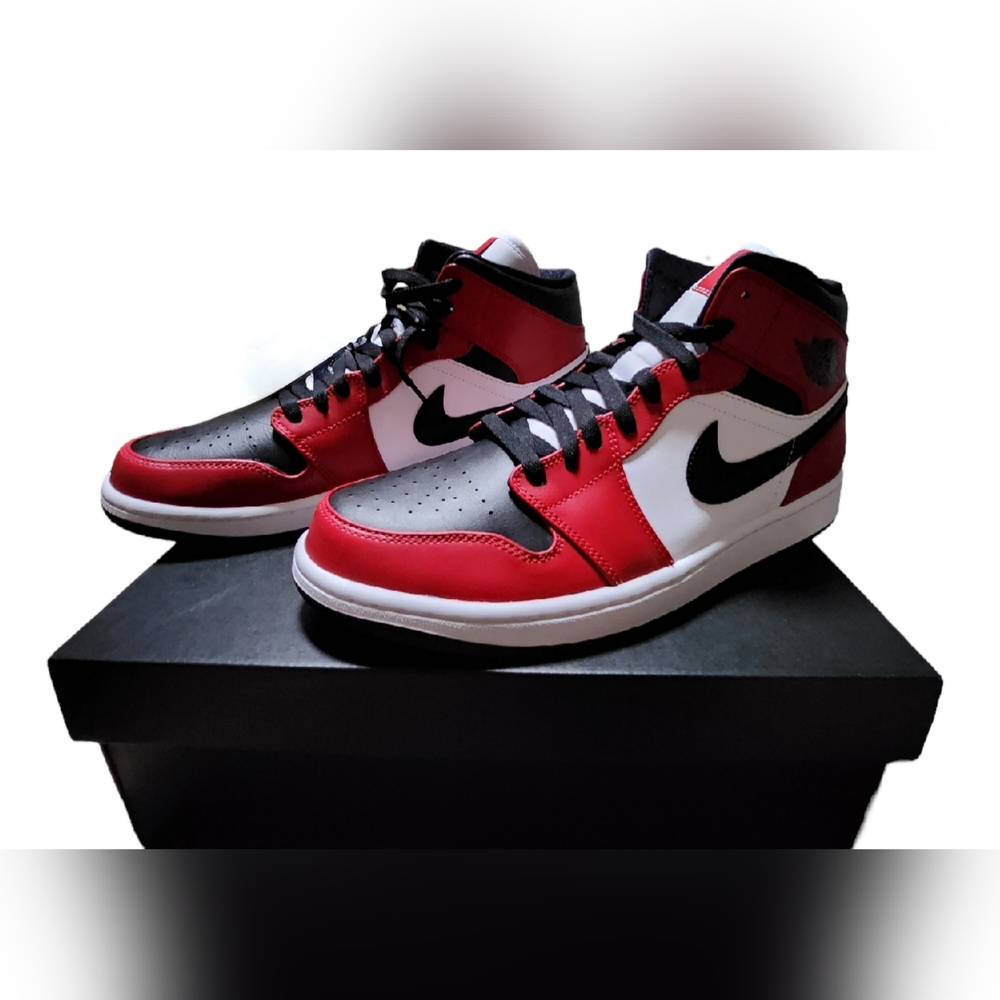 Nike Air Jordans 1MID